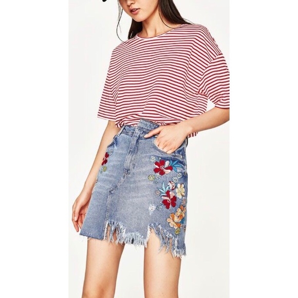 Zara Trafaluc  Distressed Denim Skirt Floral Med - Picture 1 of 10
